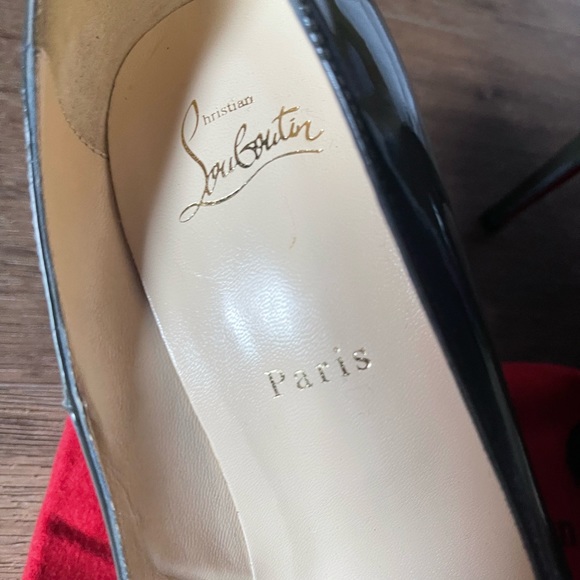 CHRISTIAN LOUBOUTIN-AUTHENTIC, Brand New Green Patent Leather Pumps - Picture 11 of 13